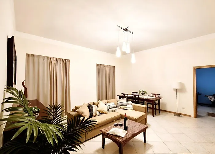 Vacanze Centrale Spacious 130 Sqm 2 Bedrooms 1 Full Bathroom 1 Small Service Bathroom Huge Living Room